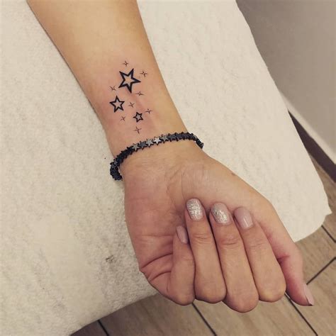 tattoo stars on wrist